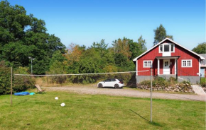 4 Bedroom Cozy Apartment In Höör, Höör